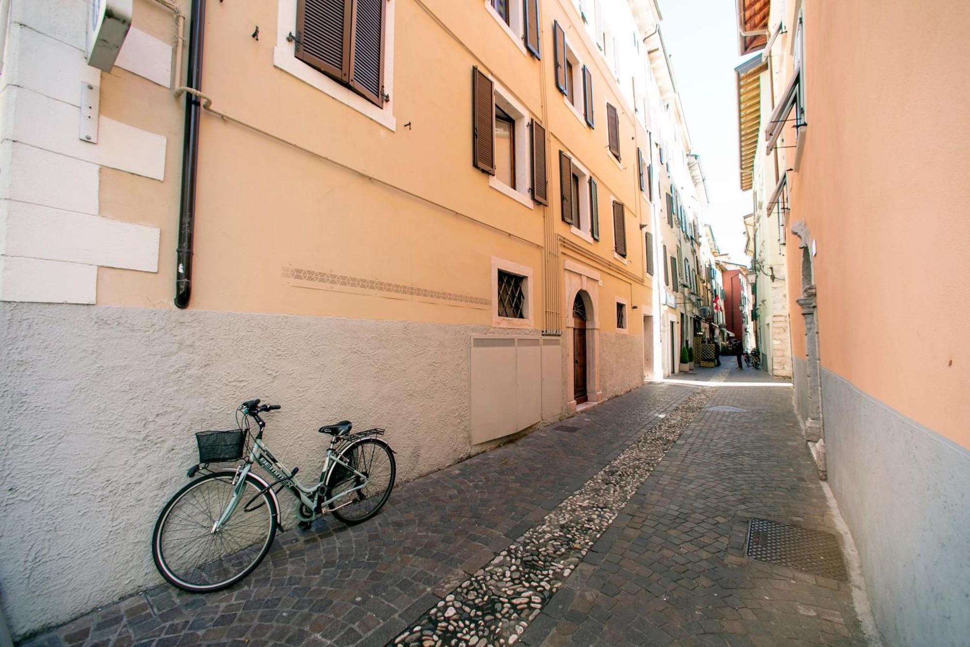 Nido Sui Tetti Di Riva Del Garda - Happy Rentals Экстерьер фото
