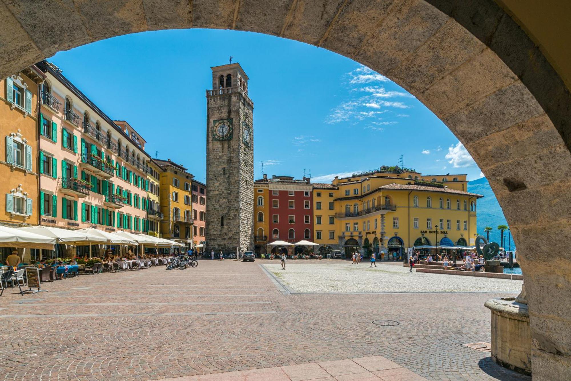 Nido Sui Tetti Di Riva Del Garda - Happy Rentals Экстерьер фото