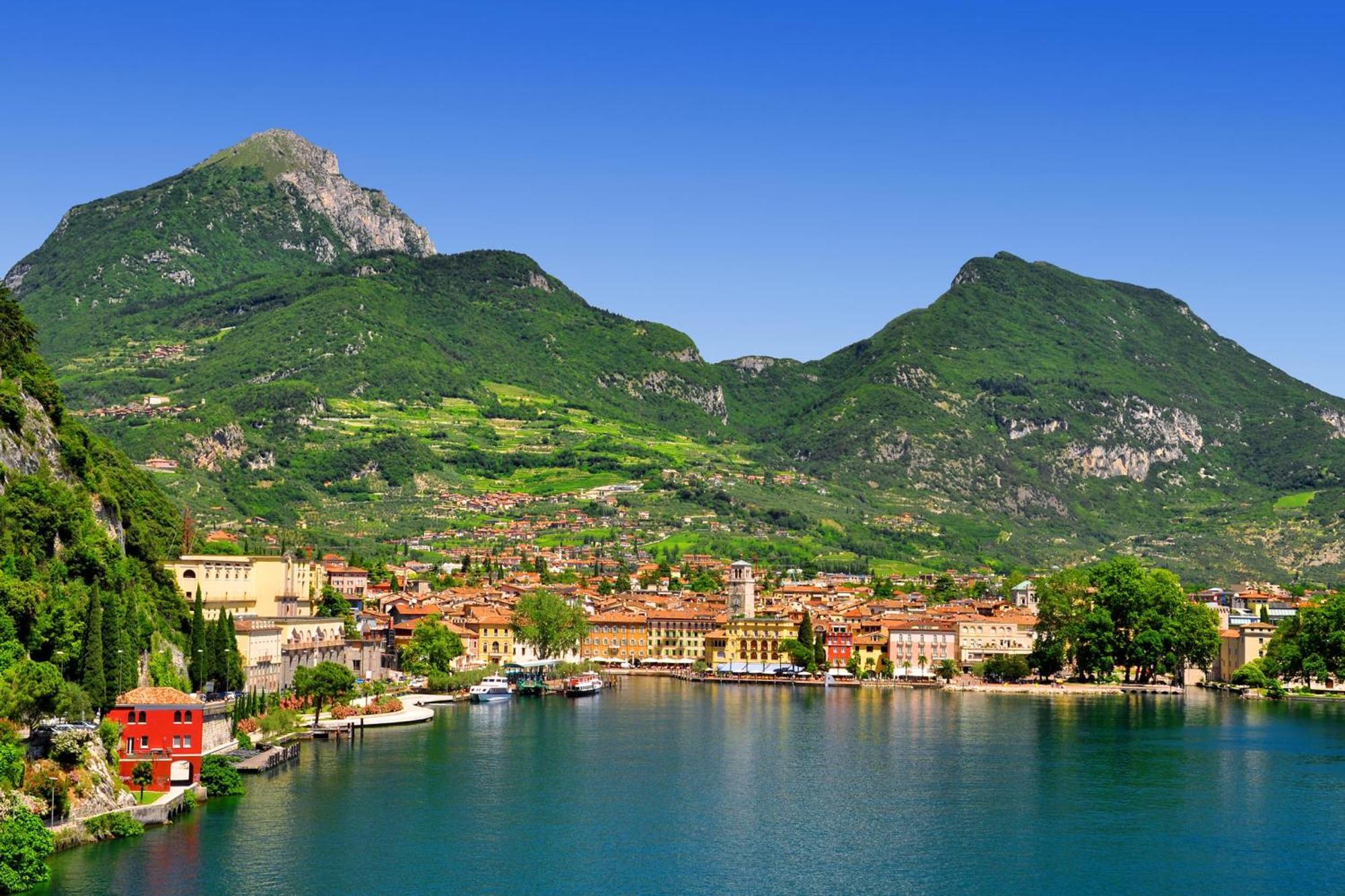 Nido Sui Tetti Di Riva Del Garda - Happy Rentals Экстерьер фото